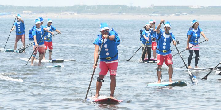 江の島に青いサンタが大集合！【BLUE SANTA】