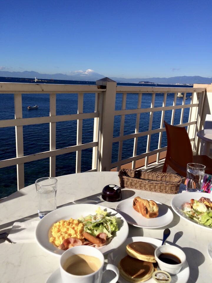 海を見下ろすテラス席、日本一景色のいいデニーズが閉店【デニーズ葉山森戸店】